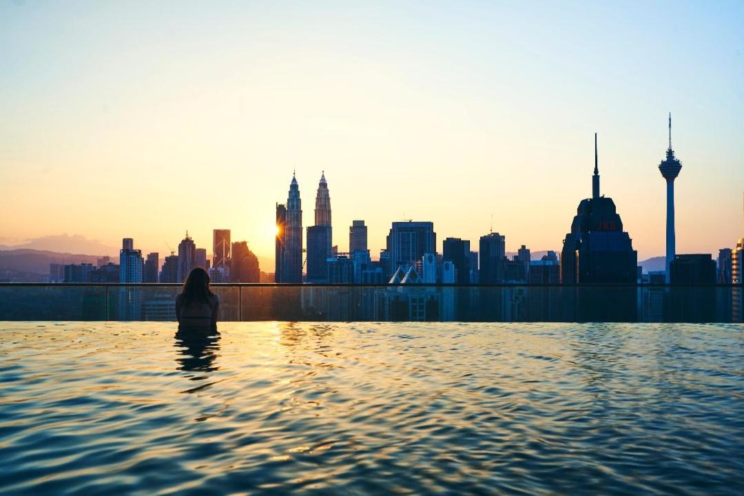 Regalia Suites Infinity Pool Kuala Lumpur Exterior photo