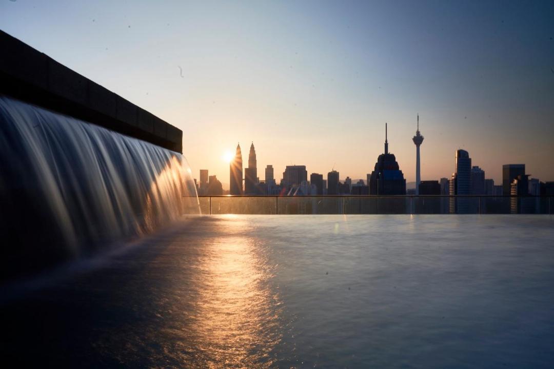 Regalia Suites Infinity Pool Kuala Lumpur Exterior photo